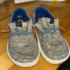 Light gray and blue hey dudes